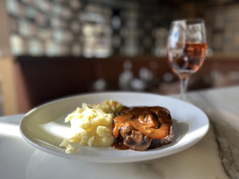 Cheers Bistro at the DoubleTree, Meatloaf