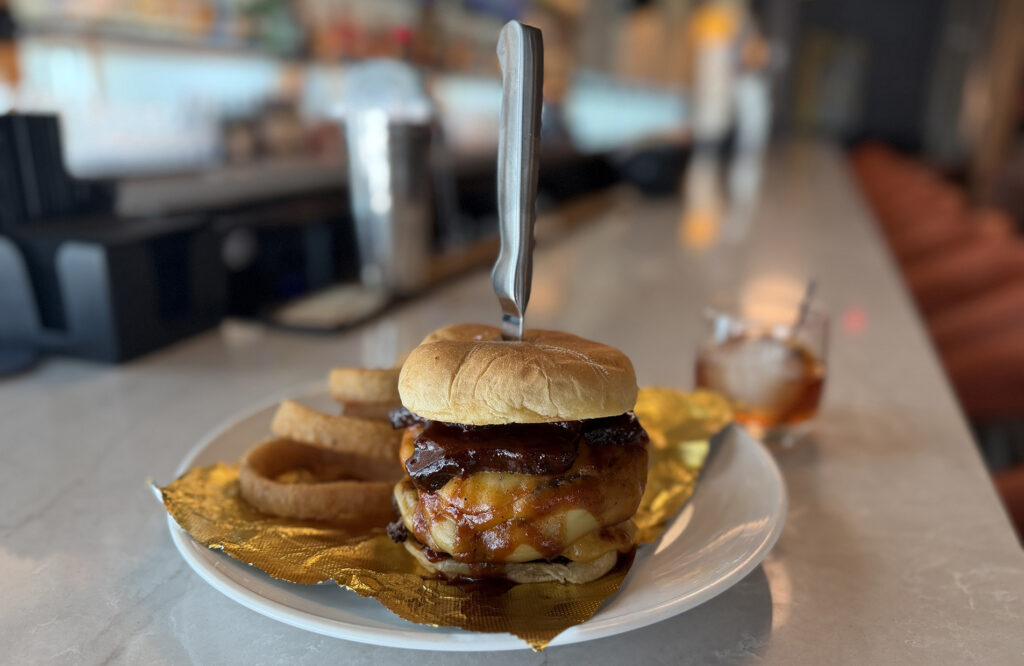 Cheers Bistro, Chefs Reserve Burger